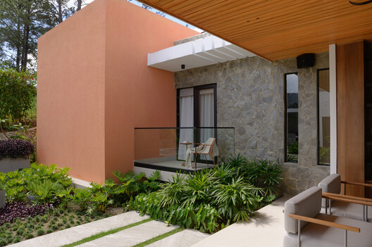 L.A. House / Emedos Proyectos L.A. House / Emedos Proyectos - Image 5 of 20