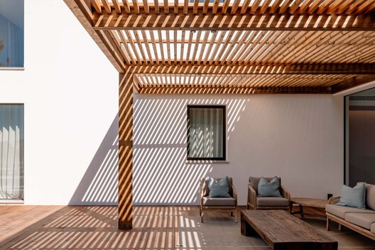 Vila Talha / Contacto Atlântico - Interior Photography, Living Room, Wood, Deck, Balcony