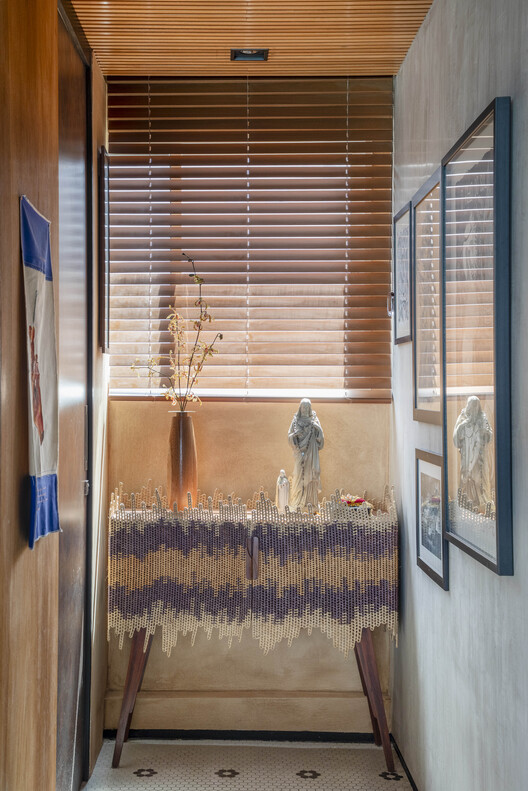 Veredas Apartment / Novais Arquitetura Veredas Apartment / Novais Arquitetura - Interior Photography, Wood, Lighting, Chair