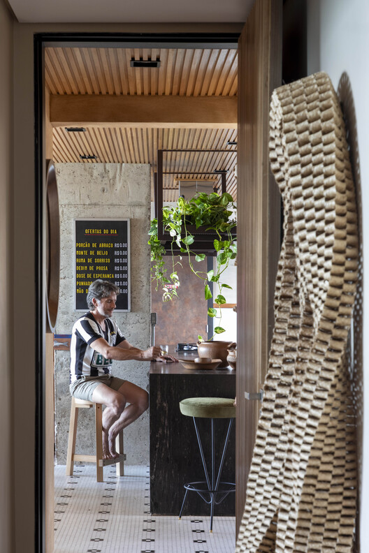 Veredas Apartment / Novais Arquitetura Veredas Apartment / Novais Arquitetura - Interior Photography, Wood, Lighting, Chair