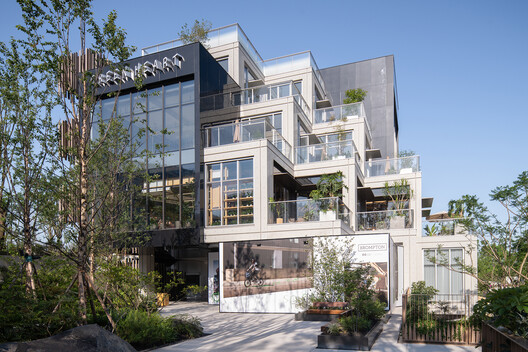 Green Heart Commercial Complex & A4X Art Center / E PLUS DESIGN Green Heart Commercial Complex & A4X Art Center / E PLUS DESIGN - Exterior Photography, Balcony