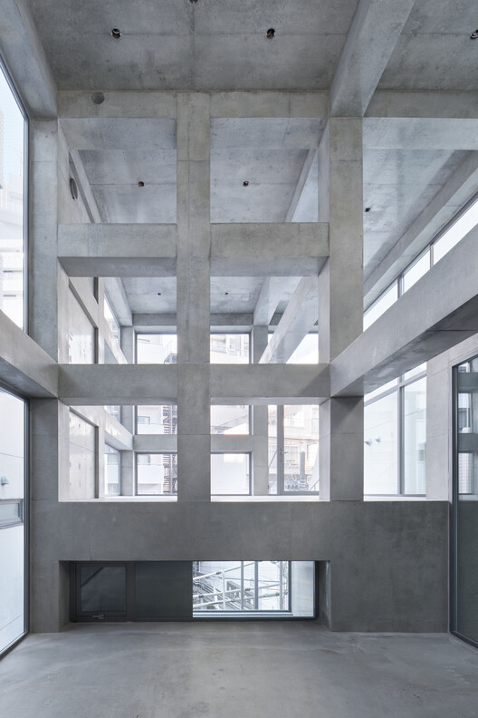 Koenji Office Building / SO&CO. Koenji Office Building / SO&CO. - Interior Photography, Concrete, Glass