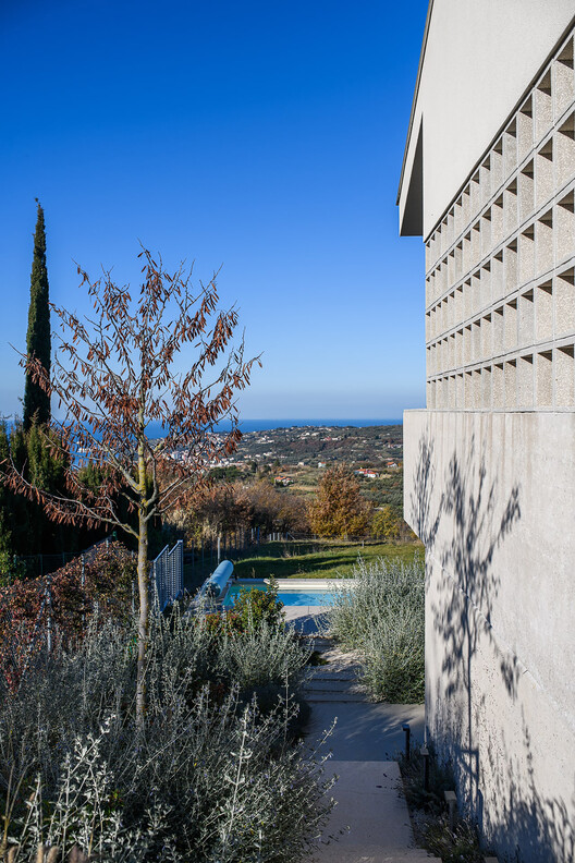 House Malija / Raketa + Tria Studio House Malija / Raketa + Tria Studio - Image 2 of 21