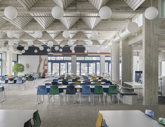 Limmattal Cantonal School / PENZISBETTINI Architekten Limmattal Cantonal School / PENZISBETTINI Architekten - Interior Photography, Table, Chair