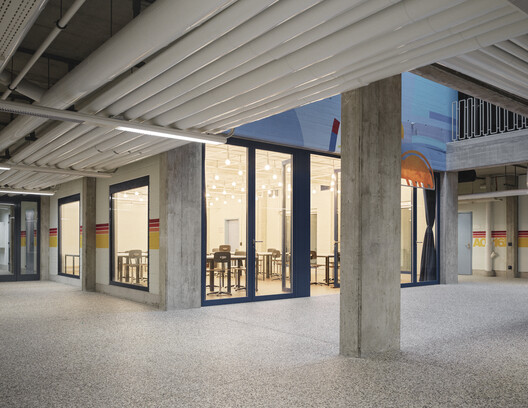 Limmattal Cantonal School / PENZISBETTINI Architekten Limmattal Cantonal School / PENZISBETTINI Architekten - Image 18 of 30