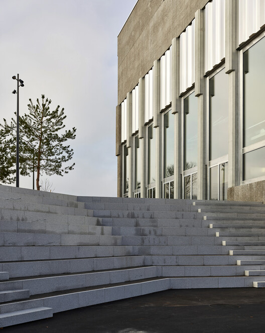 Limmattal Cantonal School / PENZISBETTINI Architekten Limmattal Cantonal School / PENZISBETTINI Architekten - Exterior Photography, Stairs, Concrete
