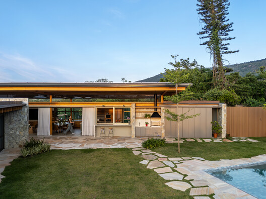 MA House – Atibaia / Estúdio Rossi Arquitetos