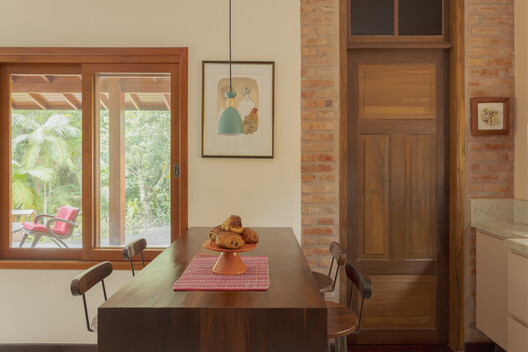 Jardim House Renovation / Baixo Impacto Arquitetura - Interior Photography, Wood, Table, Chair