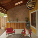 Jardim House Renovation / Baixo Impacto Arquitetura - Interior Photography, Renovation, Beam, Chair