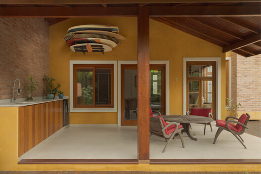 Jardim House Renovation / Baixo Impacto Arquitetura - Interior Photography, Wood, Door, Chair, Beam