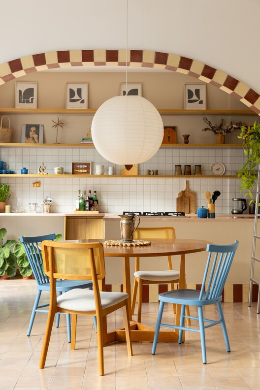 Humaitá Penthouse / Huma Arquitetura Humaitá Penthouse / Huma Arquitetura - Interior Photography, Wood, Table, Chair, Lighting, Shelving