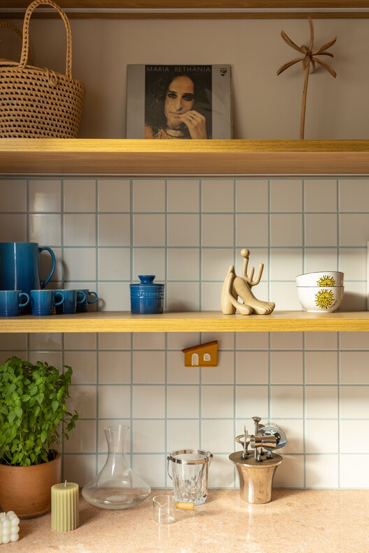 Humaitá Penthouse / Huma Arquitetura Humaitá Penthouse / Huma Arquitetura - Interior Photography, Kitchen, Shelving