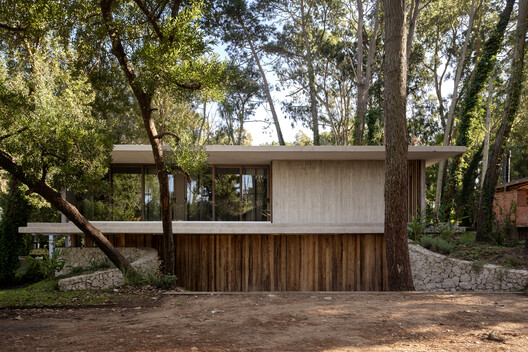 Treinta y Nueve Árboles / Grizzo Studio Treinta y Nueve Árboles / Grizzo Studio - Exterior Photography, Wood