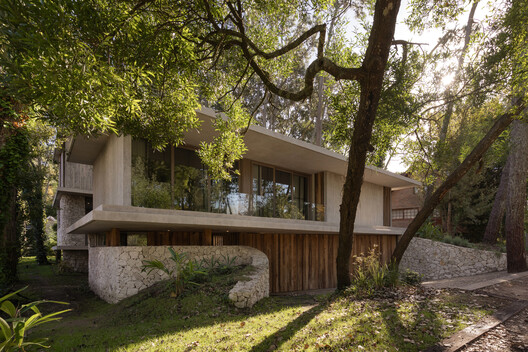 Treinta y Nueve Árboles / Grizzo Studio Treinta y Nueve Árboles / Grizzo Studio - Exterior Photography, Wood