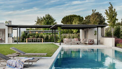 Breeze House / Ábaton