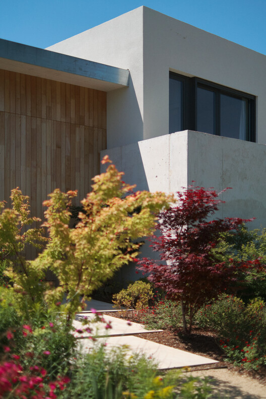 Breeze House / Ábaton Breeze House / Ábaton - Exterior Photography, Garden