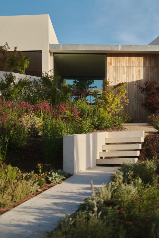 Breeze House / Ábaton Breeze House / Ábaton - Exterior Photography, Garden