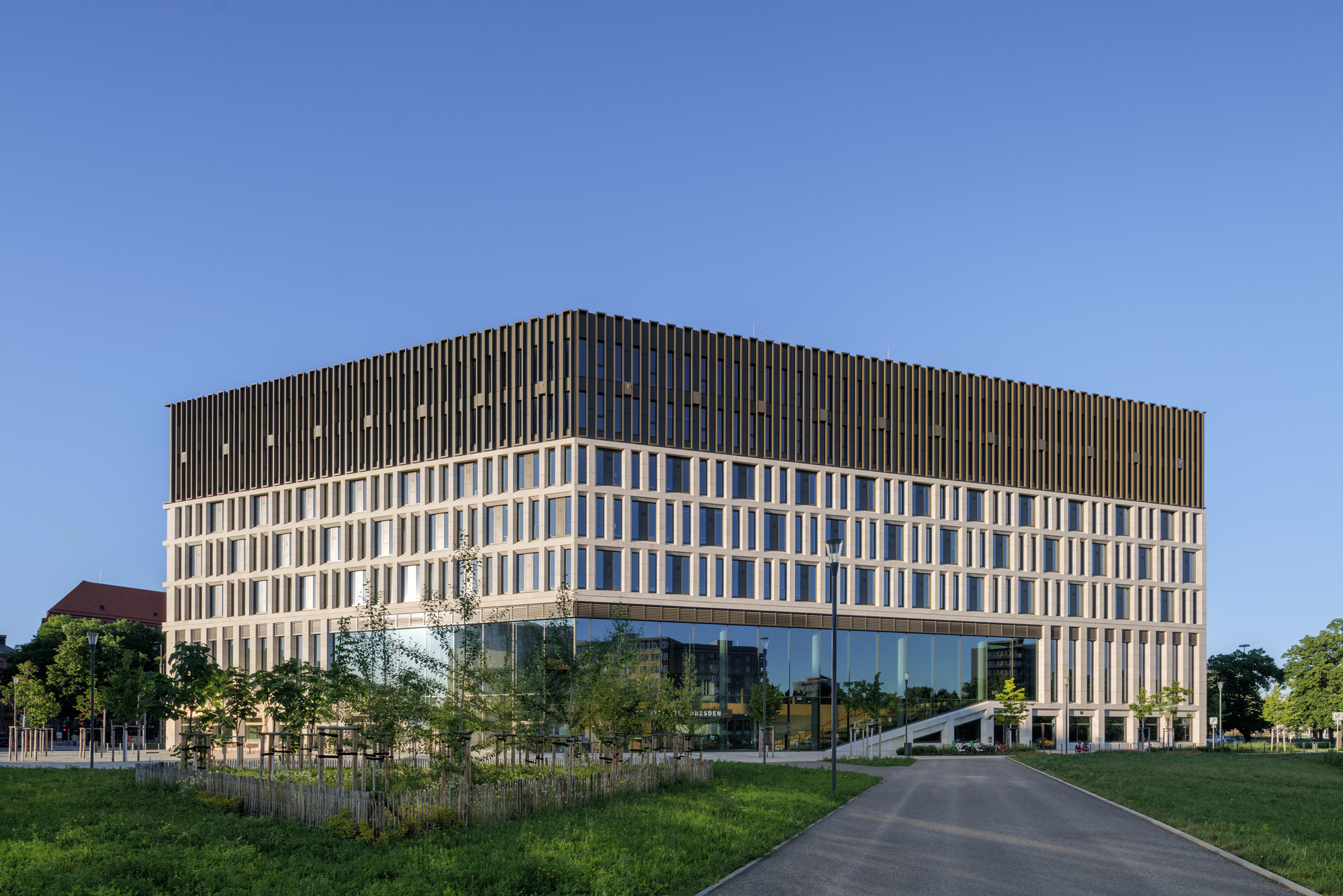 Gallery of Stadtforum in Dresden / Tchoban Voss Architekten - 13