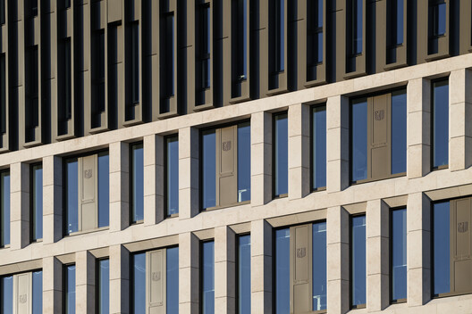 Stadtforum in Dresden / Tchoban Voss Architekten Stadtforum in Dresden / Tchoban Voss Architekten - Exterior Photography, Glass
