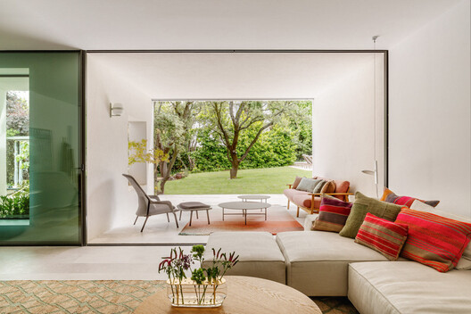 Full Renovation LVL / Ábaton Full Renovation LVL / Ábaton - Interior Photography, Living Room, Sofa, Table, Chair