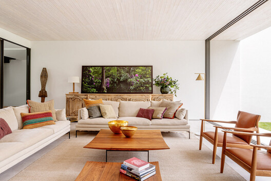 Full Renovation LVL / Ábaton Full Renovation LVL / Ábaton - Interior Photography, Living Room, Sofa, Wood, Table, Lighting