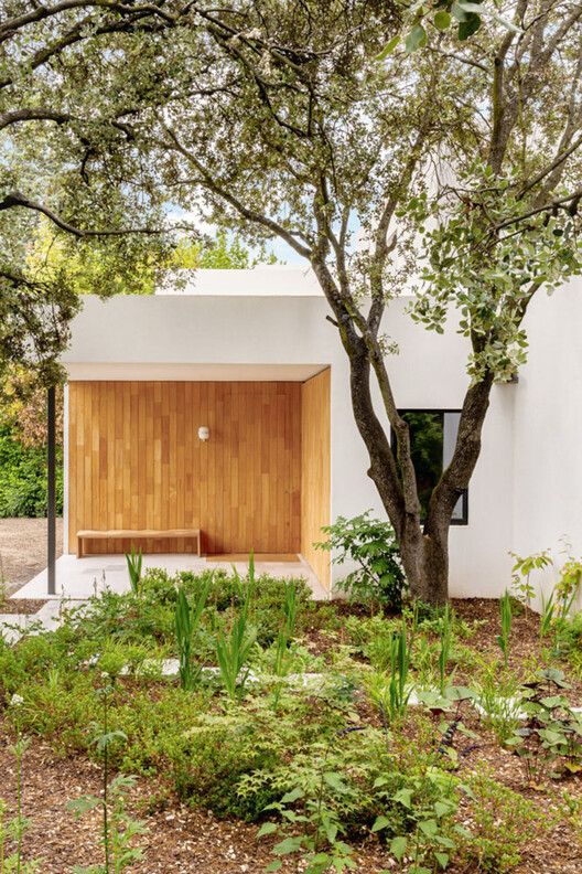 Full Renovation LVL / Ábaton Full Renovation LVL / Ábaton - Exterior Photography, Garden