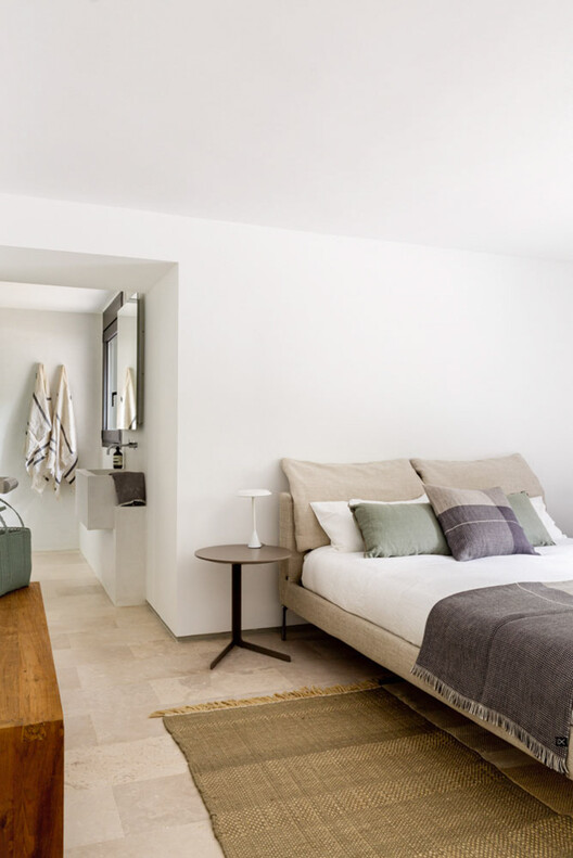 Full Renovation LVL / Ábaton Full Renovation LVL / Ábaton - Interior Photography, Bedroom, Wood, Bed