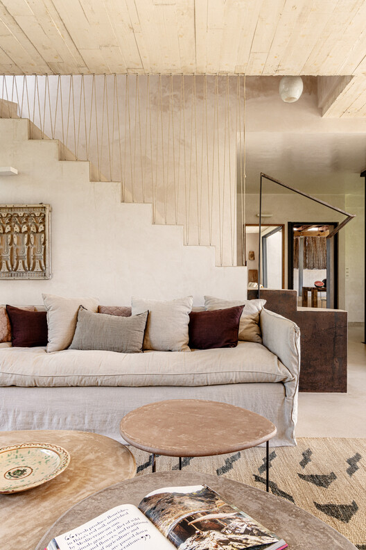 Villa Arena / Ábaton Villa Arena / Ábaton - Interior Photography, Living Room, Wood, Sofa, Lighting, Table, Chair