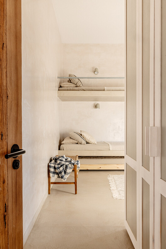 Villa Arena / Ábaton Villa Arena / Ábaton - Interior Photography, Bedroom, Wood, Lighting, Door, Bed