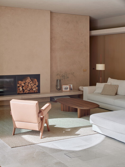 Casa Óculo / OHLAB Casa Óculo / OHLAB - Interior Photography, Living Room, Wood, Lighting, Sofa, Chair