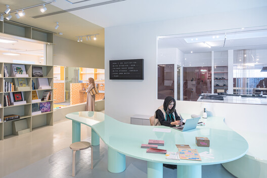 Diriyah Biennale Foundation Public Programs Building / Ariel André-GOLEM Diriyah Biennale Foundation Public Programs Building / Ariel André-GOLEM - Interior Photography, Lighting, Shelving, Glass