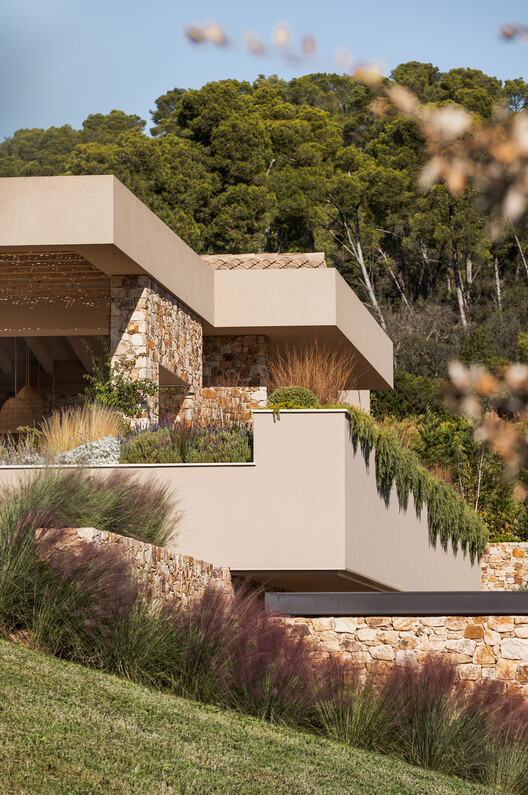 Mediterranean House / Dom Arquitectura  - Image 2 of 30
