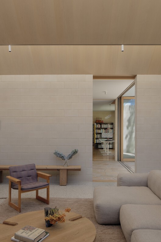 A Courtyard House / Office MI—JI A Courtyard House / Office MI—JI - Interior Photography, Living Room, Wood, Sofa, Door