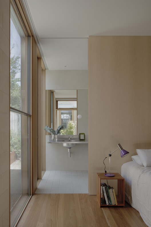 A Courtyard House / Office MI—JI A Courtyard House / Office MI—JI - Interior Photography, Wood, Glass