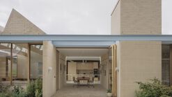 A Courtyard House / Office MI—JI