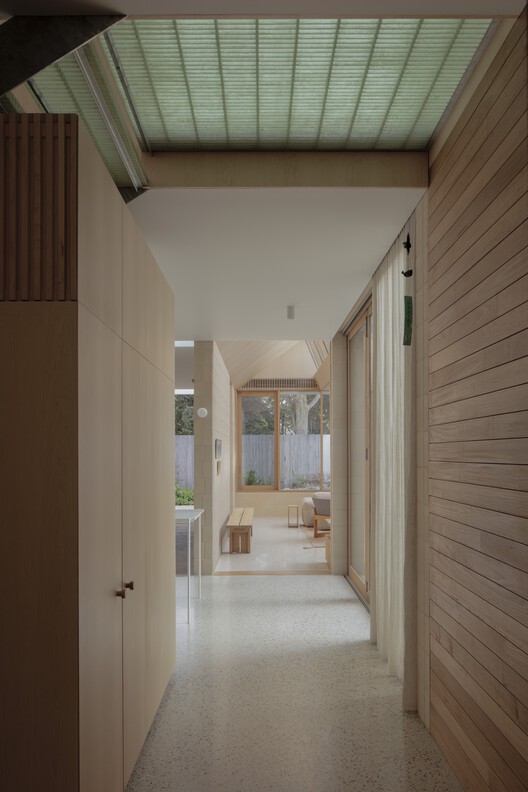 A Courtyard House / Office MI—JI A Courtyard House / Office MI—JI - Interior Photography, Wood