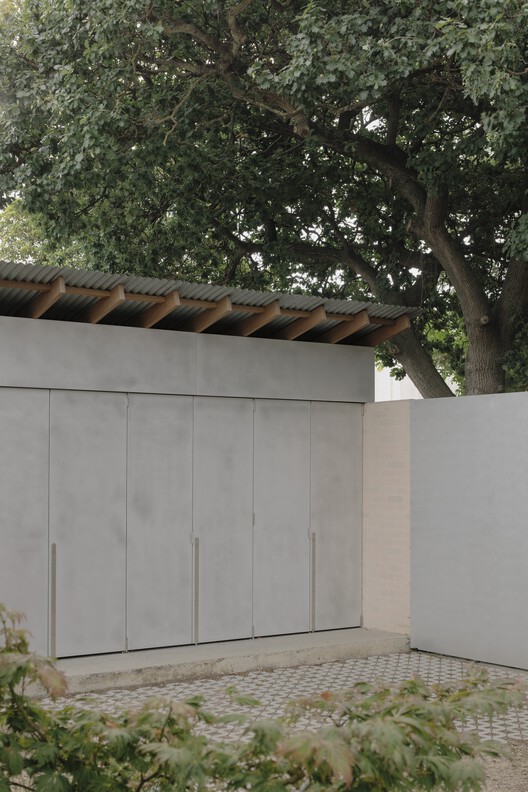 A Courtyard House / Office MI—JI A Courtyard House / Office MI—JI - Image 12 of 40