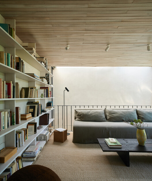 House in San Isidro / Ábode arq House in San Isidro / Ábode arq - Interior Photography, Living Room, Wood, Sofa, Shelving, Table, Chair, Lighting