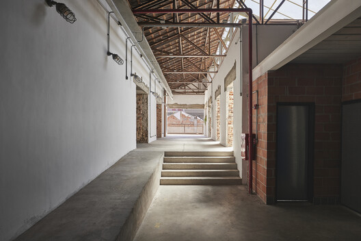 Mercado Central / Tadu Arquitetura Mercado Central / Tadu Arquitetura - Interior Photography, Stairs, Brick, Concrete, Beam, Column