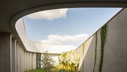 Curved House / efcarquitetura
