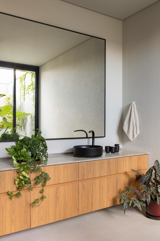 Curved House / efcarquitetura Curved House / efcarquitetura - Interior Photography, Bathroom, Sink, Countertop