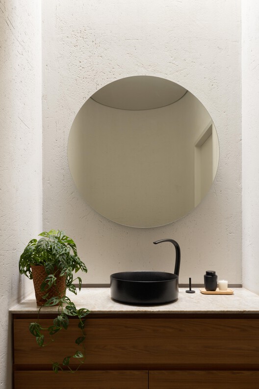 Curved House / efcarquitetura Curved House / efcarquitetura - Interior Photography, Bathroom, Sink
