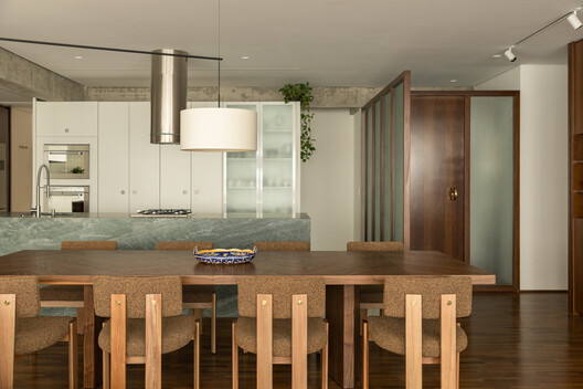Santo Antonio Apartment / Balaio Arquitetura Santo Antonio Apartment / Balaio Arquitetura - Interior Photography, Wood, Table, Chair