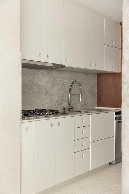 Santo Antonio Apartment / Balaio Arquitetura Santo Antonio Apartment / Balaio Arquitetura - Interior Photography, Kitchen, Countertop, Wood, Sink