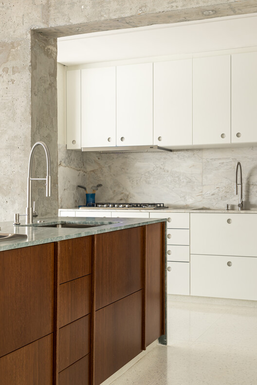 Santo Antonio Apartment / Balaio Arquitetura Santo Antonio Apartment / Balaio Arquitetura - Interior Photography, Kitchen, Countertop, Wood, Sink