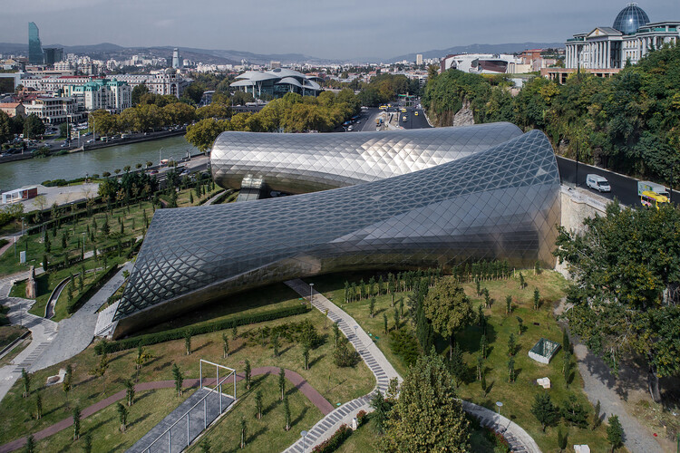 Complexo Cultural Rike Park do Studio Fuksas aprovado para demolição pela Prefeitura de Tbilisi - Imagem 3 de 6