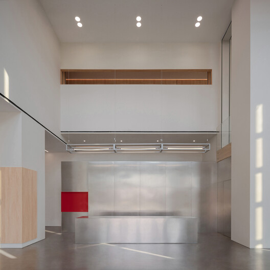 REDGE Contemporary Art Center  / Atelier Meadow - Image 17 of 49
