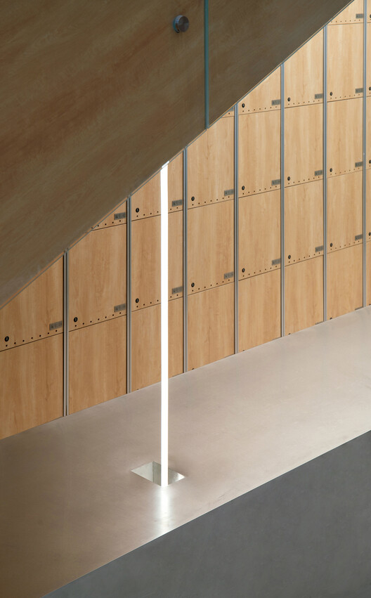 REDGE Contemporary Art Center  / Atelier Meadow - Image 14 of 49