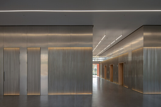 REDGE Contemporary Art Center  / Atelier Meadow - Interior Photography