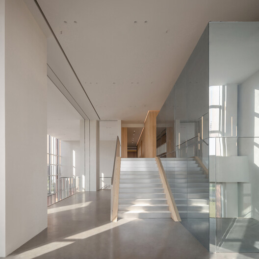 REDGE Contemporary Art Center  / Atelier Meadow - Image 21 of 49